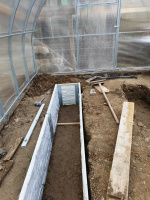 Realizácia skleník Triumf, betónové záhony, 3x4 m